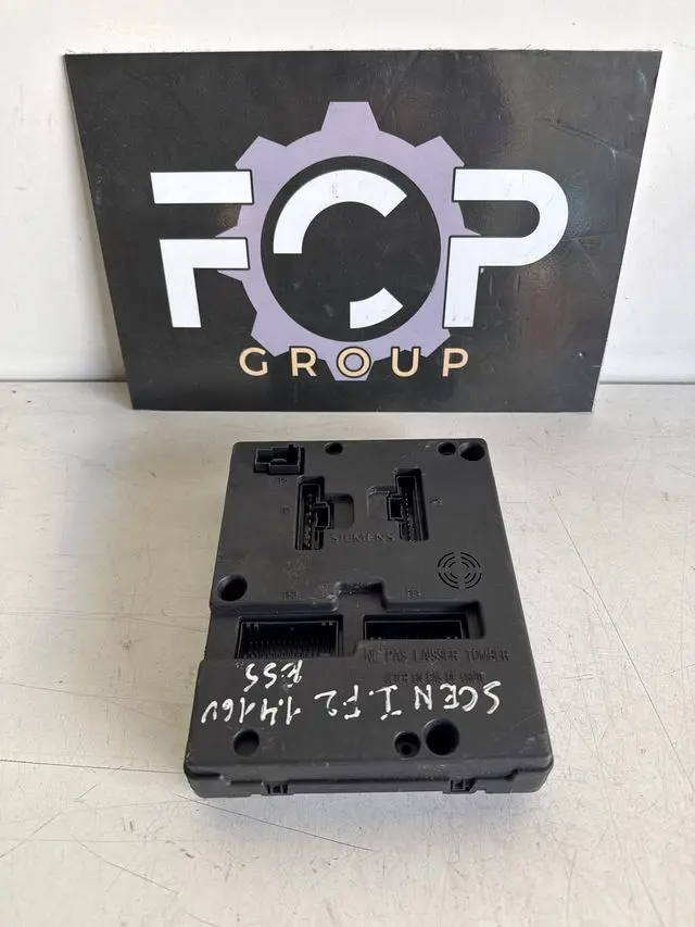 Caja de reles / fusibles UCH Renault Scenic 1 Referencia Renault : 8200029342B Referencia Siemens : S108502610 G