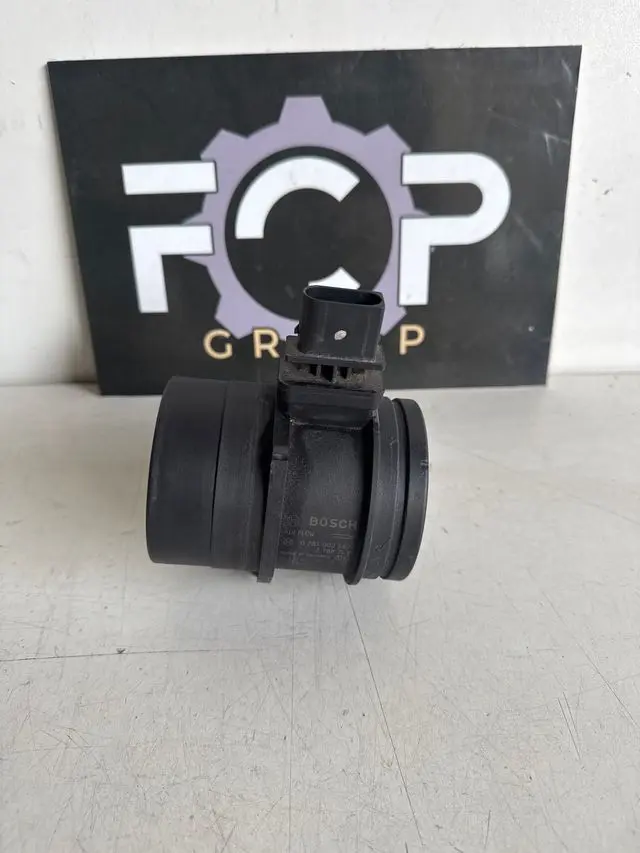 Caudalímetro de la marca Bosch, compatible con vehículos BMW. Referencia Bosch : 0281002567