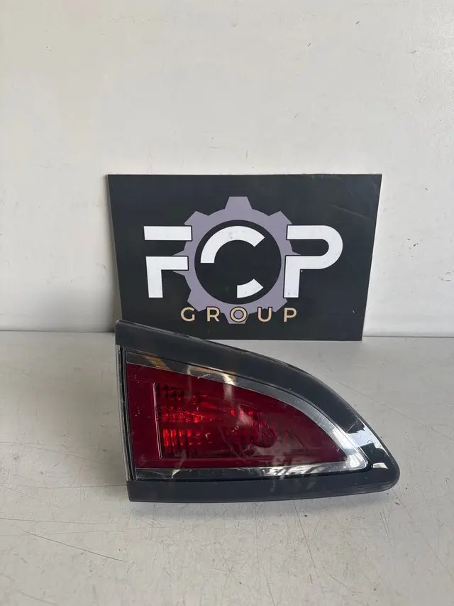 Piloto trasero izquierdo interior Renault Scenic 3 2009-2016 Referencia original: 265550018R / 265551471R
