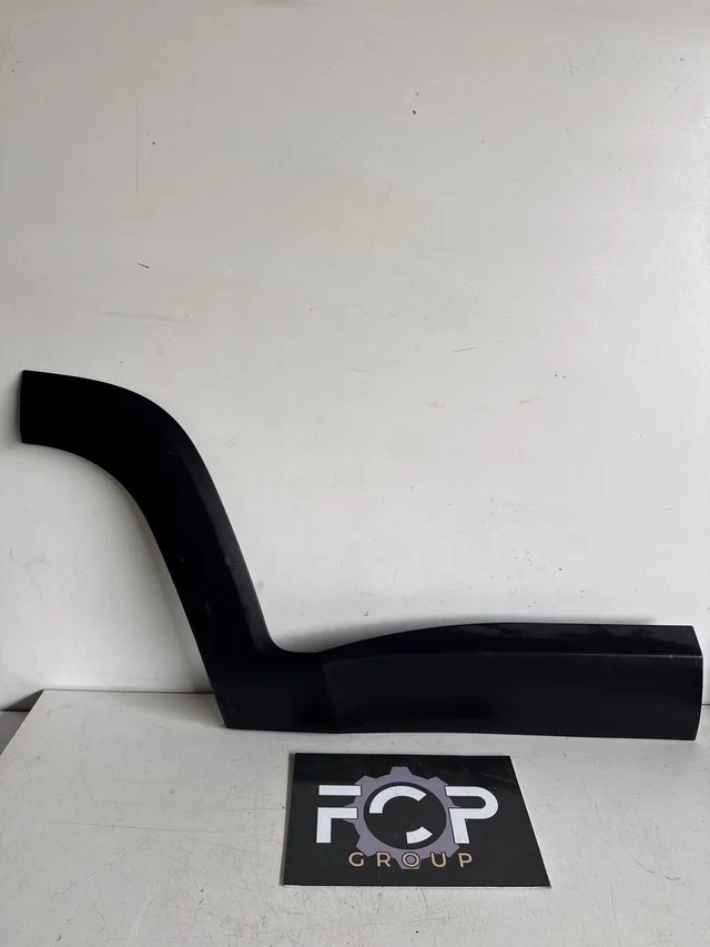 Moldura de puerta trasera derecha Jeep Renegade 2020 Referencia original : 735578400