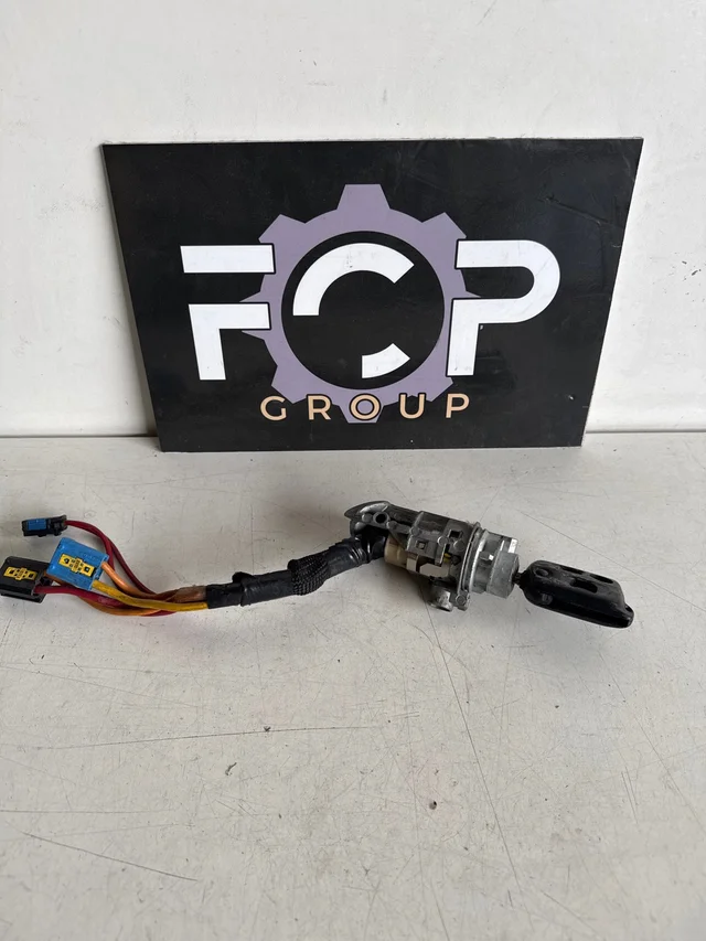 Clausor de arranque con llave y cables Peugeot 607