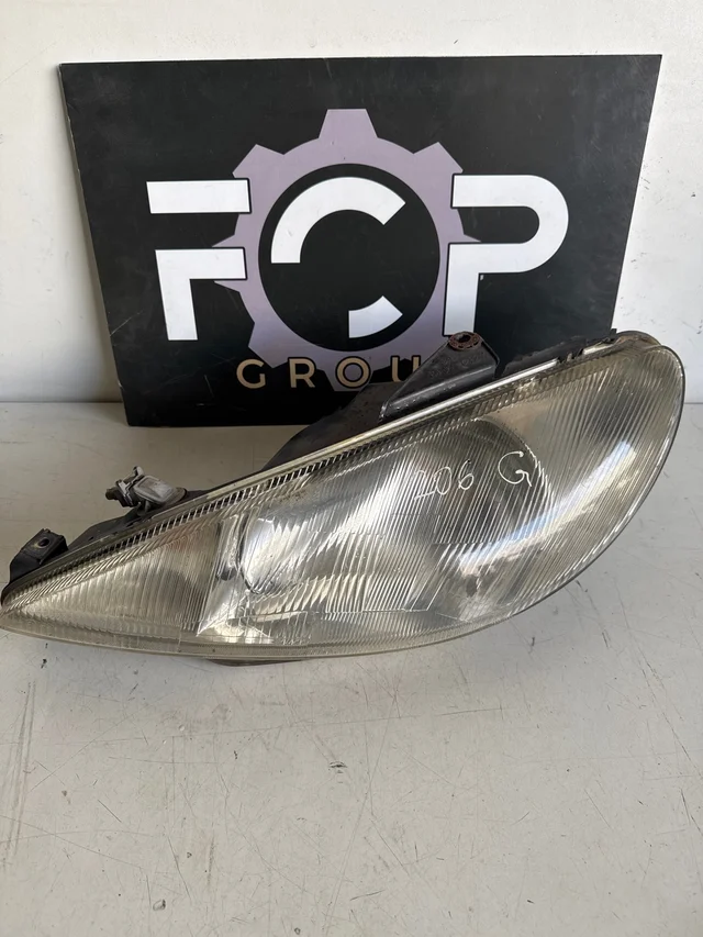 Faro delantero izquierda Peugeot 206 Referencia original : 9640559580