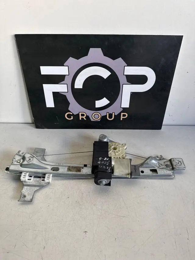 Elevalunas trasero izquierdo Peugeot 5008 2009-2013 Referencia PSA : 9683671780 Referencia Brose : 912031-102