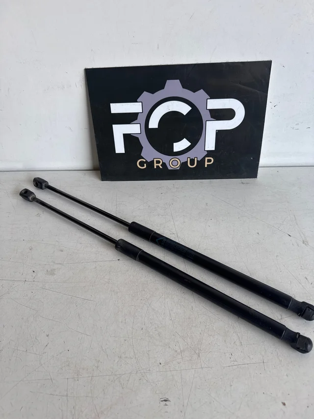 Par de amortiguadores para el portón trasero de un Jeep Renegade 2020 Referencia original: 00520176510 / 767208 0460N