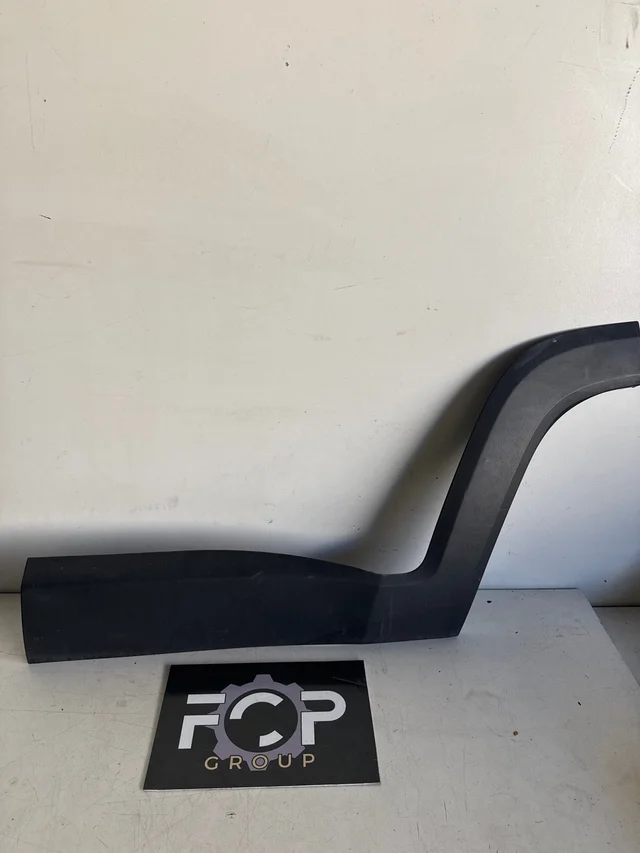 Moldura de puerta trasera izquierda Jeep Renegade 2020 Referencia original : 735578399