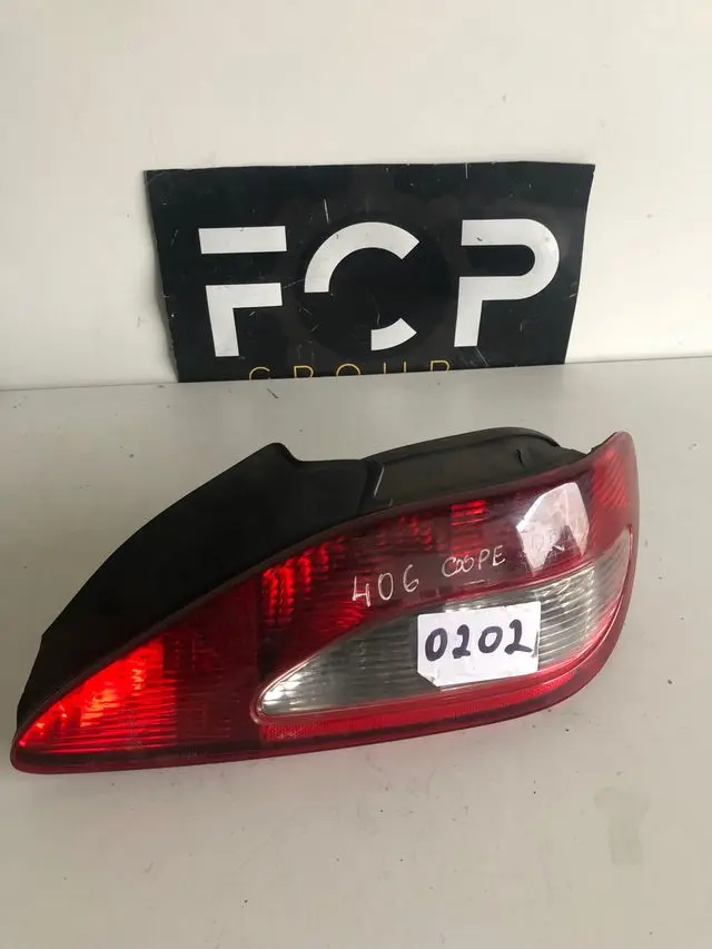 Piloto trasero derecho Peugeot 406 coupe