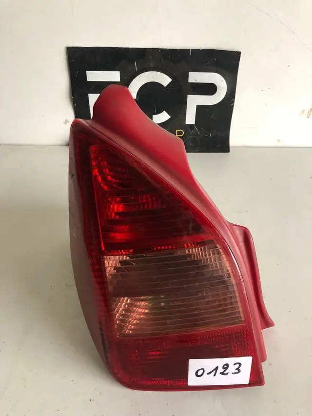 Piloto trasero izquierdo Citroën C2