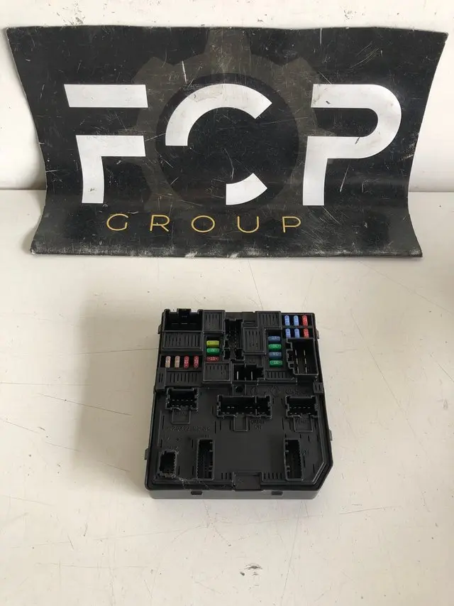 Caja de reles fusibles Renault Scenic IV / Megane IV Referencia original : 284B67108R