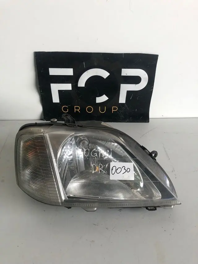 Faro delantero derecho Dacia Logan Referencia original : 8200211006