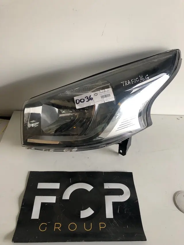 Faro delantero izquierdo Renault Trafic III 2014-2019 Referencia original : 260607934R