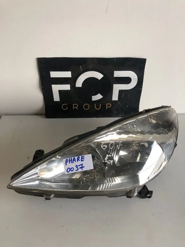 Faro delantero izquierdo Peugeot 607                 Referencia original : 9641958880