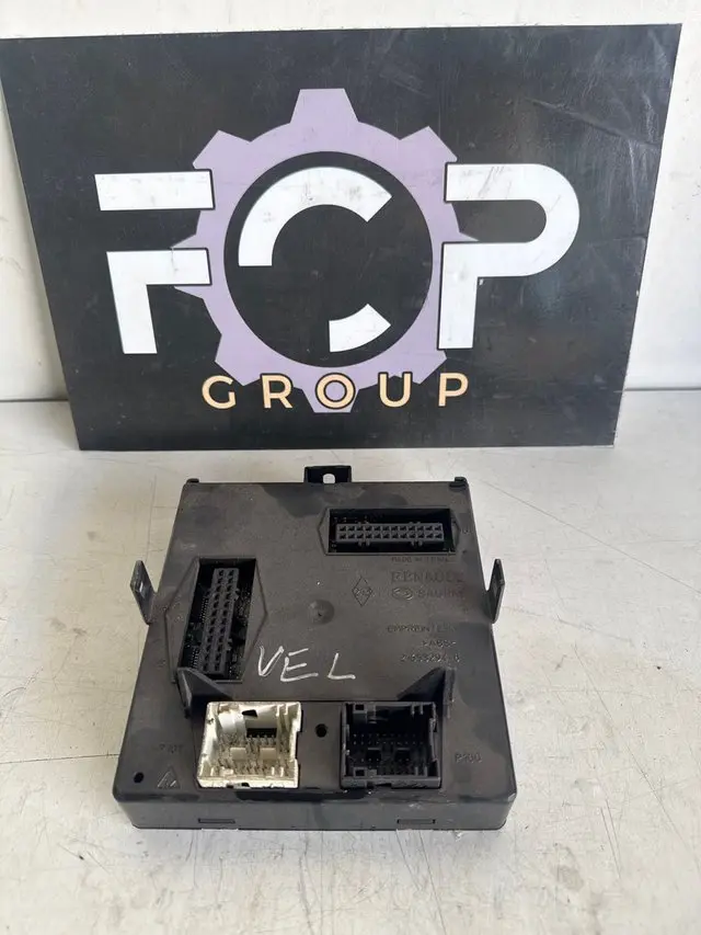 Caja de relés de la marca Renault Sagem. Referencia original : 8200220682