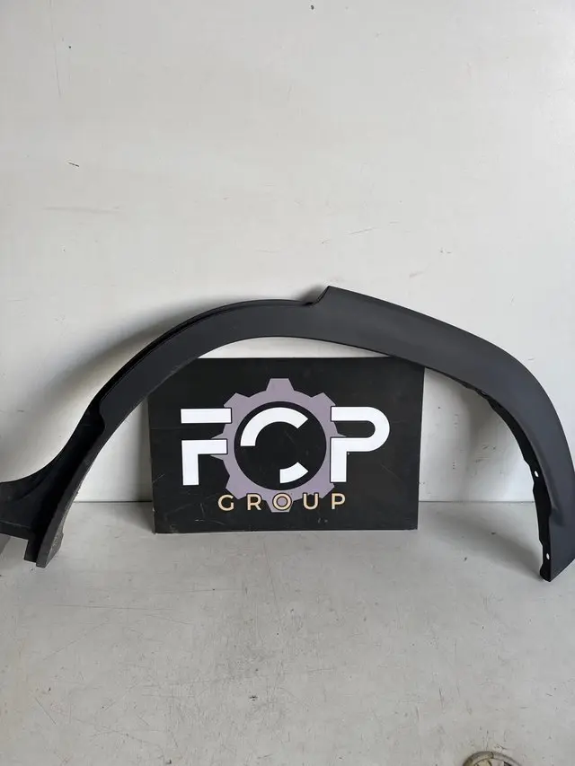 Aletin / moldura trasero izquierdo Toyota Corolla Cross 2021-2023 Referencia original : 75606-1601