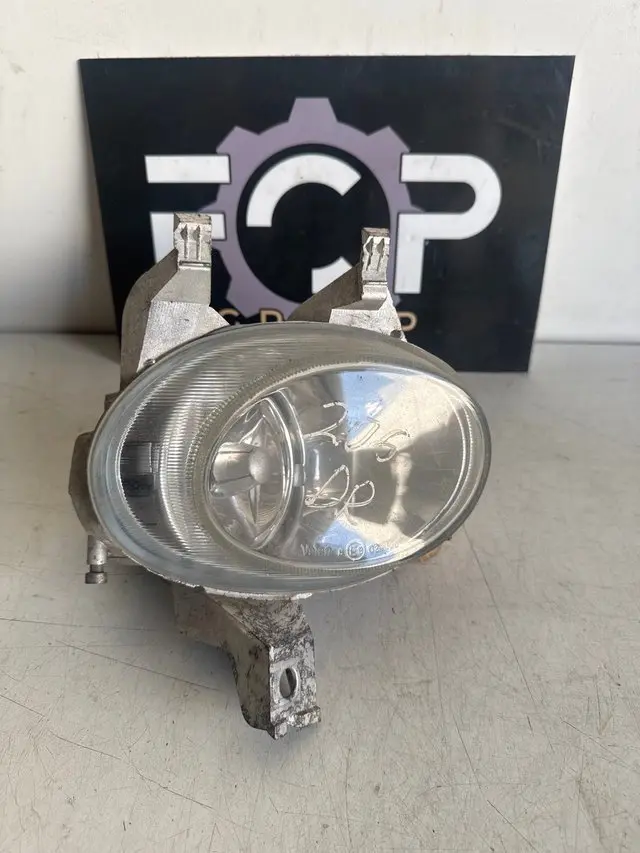 Faro antiniebla delantero derecho Peugeot 206 seria 2