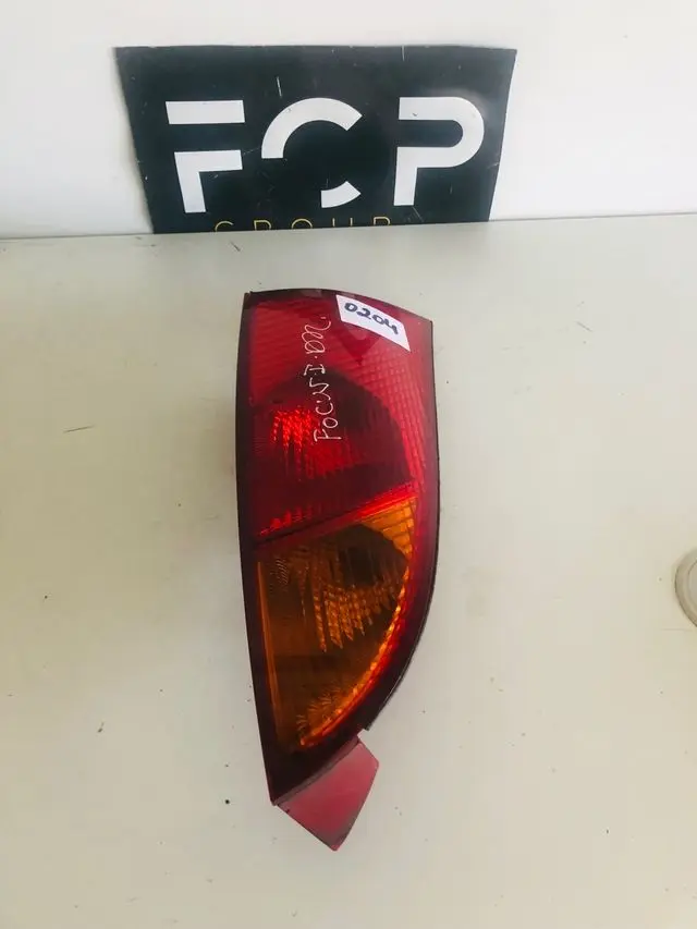 Piloto trasero derecho Ford Focus -2004