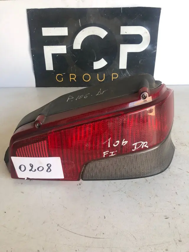 Piloto trasero derecho Peugeot 106 phase I 1991-1996
