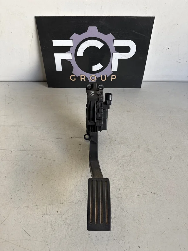 Pedal de acelerador / potenciometro Ford Focus 2, C-Max / Mazda 3 / Volvo Referencia original : 4M519F836AH / 6PV00864101