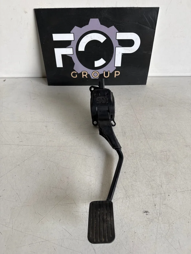 Pedal de acelerador / potenciometro de la marca Bosch Peugeot Partner / Citroën Berlingo Referencia PSA : 9655467180 Referencia Bosch : 0280755035