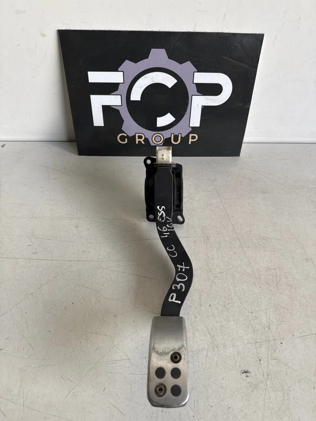 Pedal de acelerador / petenciometro de la marca Bosch para Peugeot 307 CC cabrio Referencia PSA : 9647781377 Referencia Bosch : 0280755029