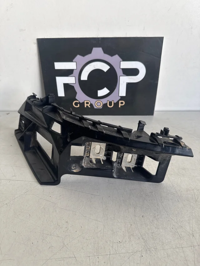 soporte de paragolpe trasero izquierdo MERCEDES typo C238 E class 2018 Referencia original : A2388853900