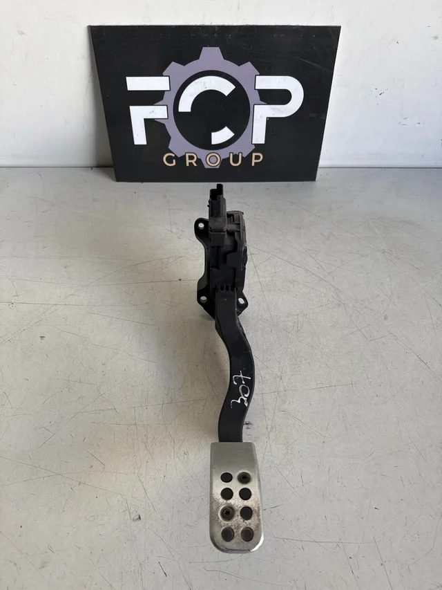 Pedal acelerador / potenciometro Peugeot 207, 307 / Citroën Referencia PSA : 9653567780-04 Referencia HELLA : 6PV009083-05