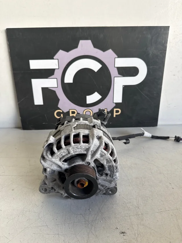 Alternador Bosch para Land Rover Range Rover Evoque, Discovery, Velar / Jaguar XE, XF  Referencia original: GX7310300DF / 0125813038