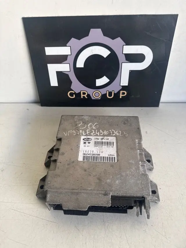 Centralita de motor para vehículos Peugeot y Citroen. Referencia original : 9624538280 Modelo : IAW BP.10 Referencia : 16238.134