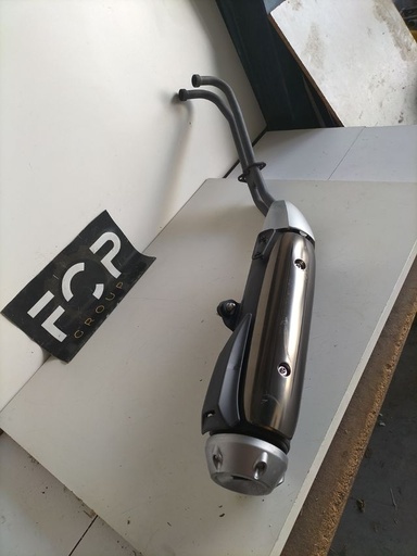 [YAMAHA T-MAX 530] Tubo de escape Yamaha T-Max 530 ( montaje original ) solo 1500 km