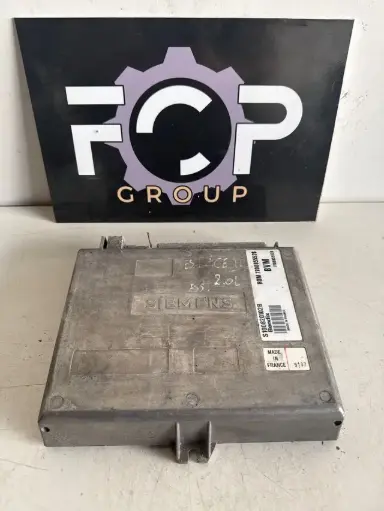 [ECU0146] Centralita de motor Siemens para Renault Espace II. 2.0 l Gasolina Referencia original : 7700855526 - 770085528 Referencia Bendix : S100820102