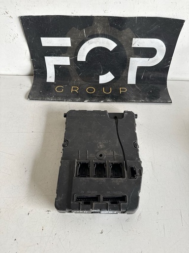 [UCH0021] Caja de reles / fusibles UCH X84 Renault megane II / scenic II Referencia Renault : 8200306435 Referencia Siemens : S118400320