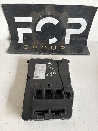 [UCH0025] Caja de reles / fusibles Renault megane II Referencia original: 8200433198 Referencia siemens : S118400260 E