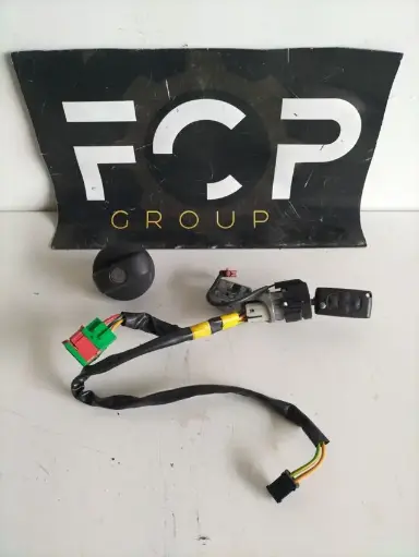 [CONT0013] Clausor de arranque Peugeot 1007 + tapa combustible