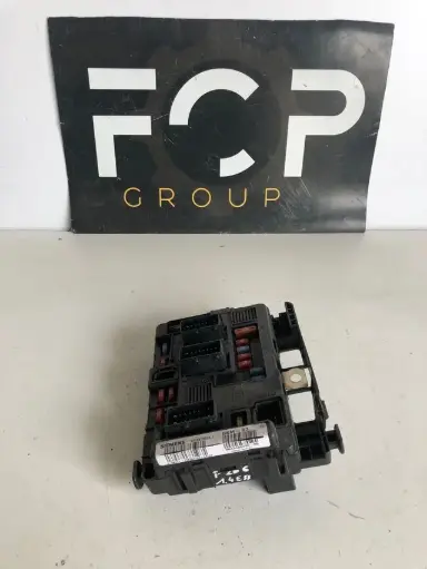 [BSM0002] Caja reles BSM b3 Siemens Peugeot - Citroën : T118470003 / Referencia original : 9643498880