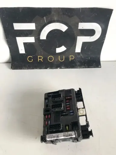 [BSM0025] Caja de reles / fusibles BSM b4 Referencia original : 9650618380 Referencia : siemens U118470004M