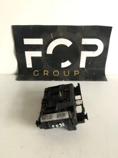 [BSM0036] Caja de reles / fusibles BSM b3 Peugeot Citroën Referencia original : 9643498880 Referencia Siemens : S118470003