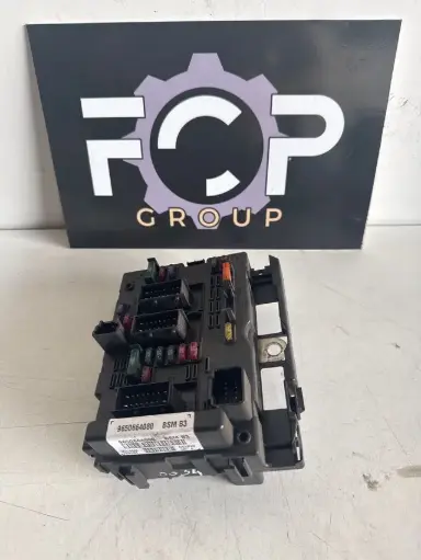 [BSM0043] Caja de reles / fusibles BSM B3 Peugeot / Citroën                   Referencia original : 9643498880 Referencia Siemens : T118470003