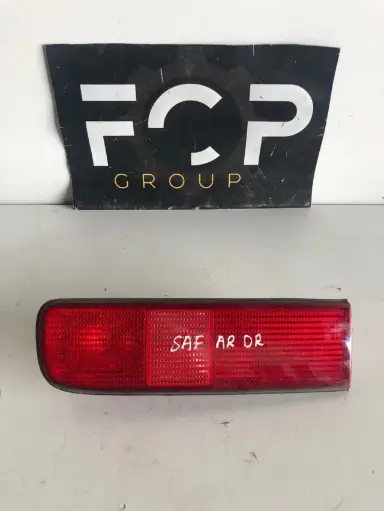 Piloto portón trasero derecho Renault safrane II Referencia original : 770042402