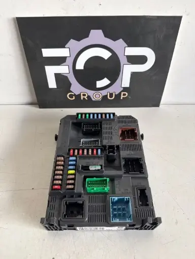 [BSI0061] Caja de reles / fusibles BSI N04 Peugeot 308 / Citroën Referencia original : 9807054180