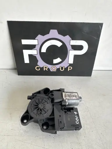 [M-LV0001] Motor de elevalunas eléctrico trasero derecho Renault Scenic 3 Referencia Renault : 827303178R Referencia Brose: 915947-200 / 916836-200 / 910836-200