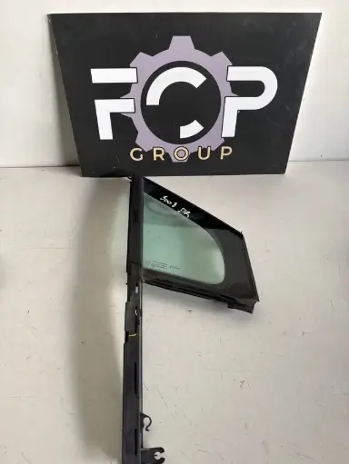 [CUS0064] Luna custodia delantera derecha Peugeot 5008