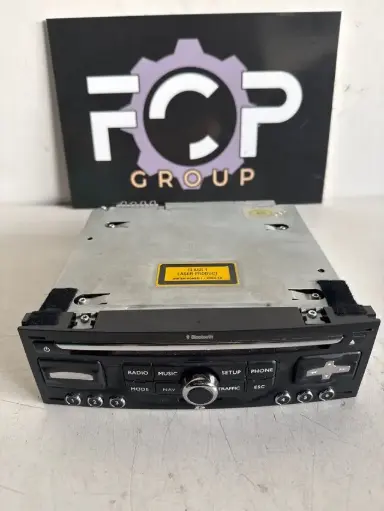 [RAD0096] Sistema radio audio navegación GPS Peugeot 5008 Referencia original : 96661984XT
