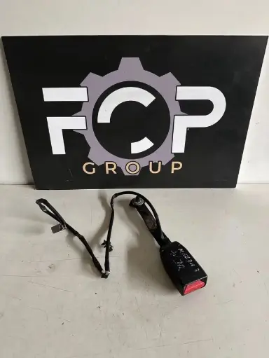 [ATT-CEIN0009] Enganche cinturón delantero izquierdo Mazda 3        2003-2009  Referencia : 6064099