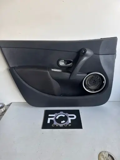 [GARN-P0002] Panel de puerta delantero izquierdo Renault Clio III 4 puertas Referencia original : 8200921521