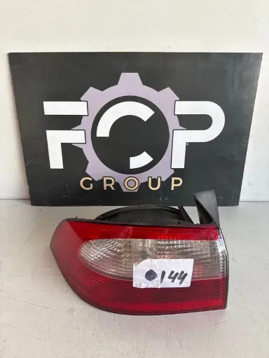 [FEU0144] Piloto trasero izquierdo Renault Laguna II 2001-2005 Referencia original : 8200002473