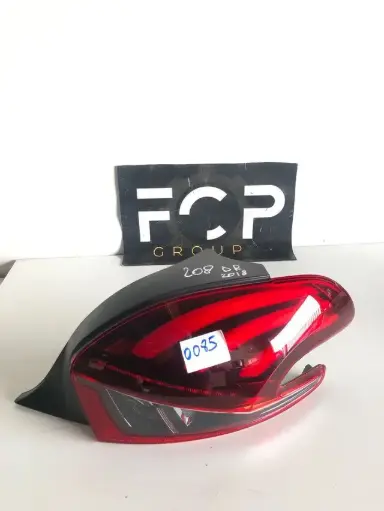 [FEU0085] Piloto trasero derecho Peugeot 208 desde 2015 Referencia original : 9825601180