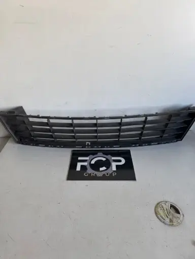 [CAL0015] Rejilla frontal de paragolpe Renault AVANTIME Referencia original : 622540008R - 622540001R