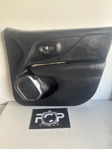 [GARN-P0034] Panel de puerta delantero derecho JEEP Renegade 2020 Referencia original: 8799 / Y0022913