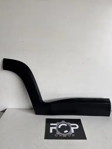 [G-CAR0046] Moldura de puerta trasera derecha Jeep Renegade 2020 Referencia original : 735578400