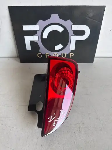 [FEU-AB-AR0002] Faro Antiebla trasera derecha Renault Espace IV Referencia original : 8200027154