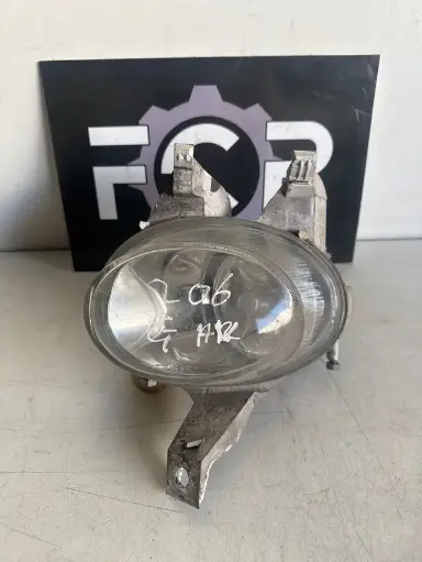 [FEU-AB0059] Faro antiniebla delantero izquierdo para Peugeot 206 seria 2 Referencia original : 9628734080